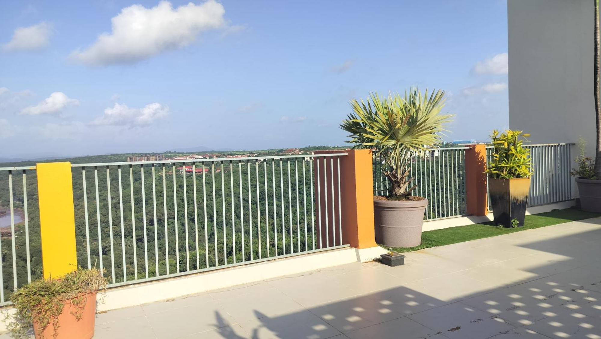 Goodstay Sunlit Bliss Cozy2bhk With Luxe Touch704 Apartment Dabolim